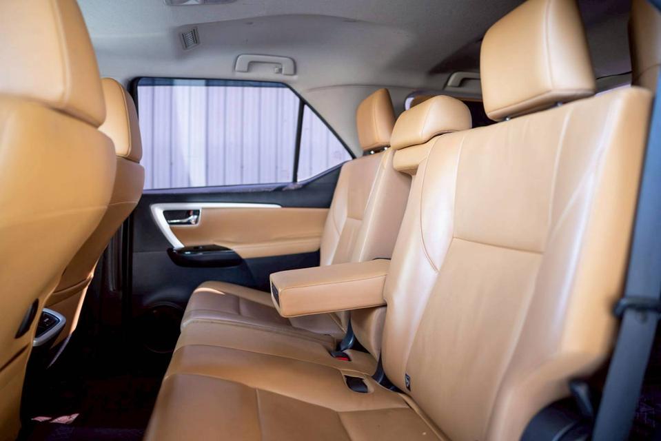 TOYOTA FORTUNER 2.8 V 4WD ปี 2016 สีดำ โฉม ปี15-ปัจจุบัน รูปที่ 14