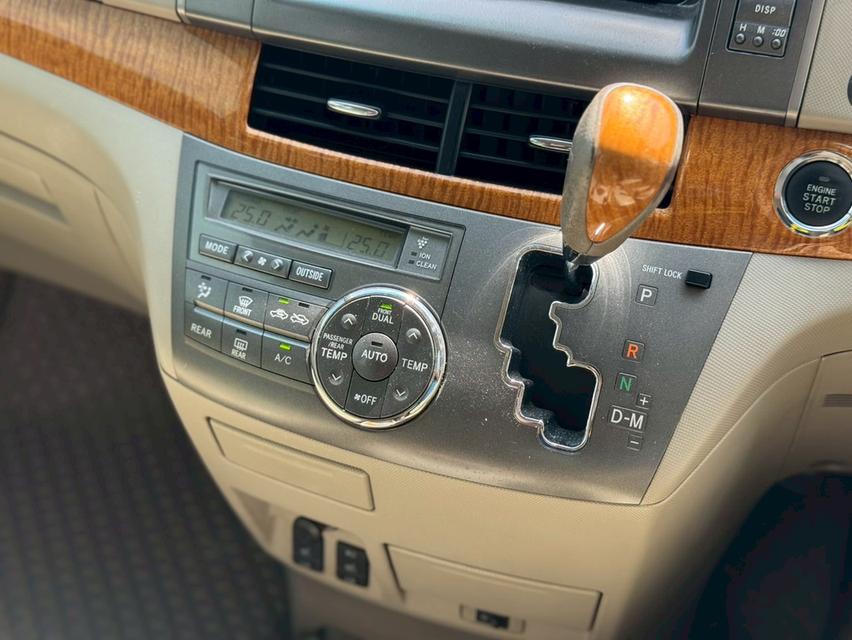 TOYOTA ESTIMA 2.4 wagon. Y2011. สีขาว  ออโต้  18