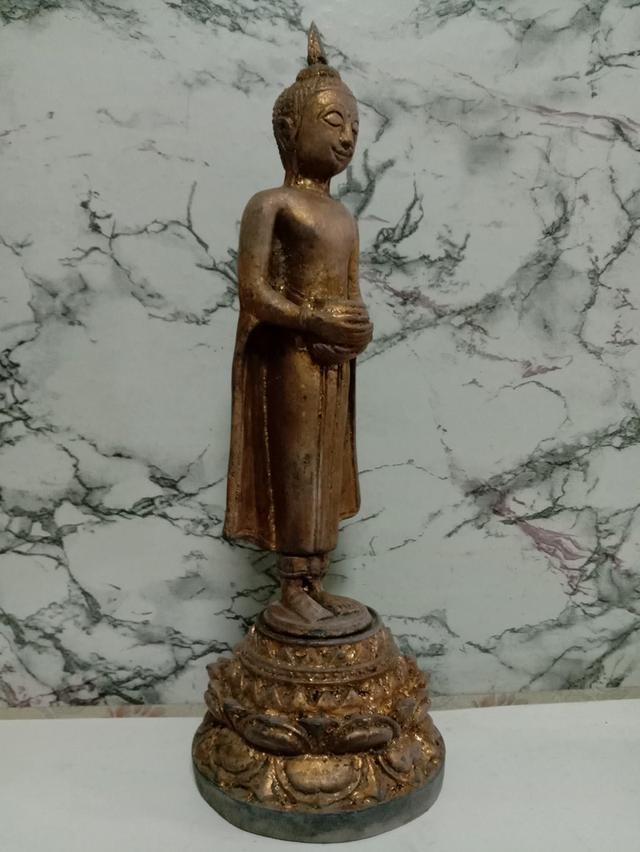 พระบูชาไม้แกะทาทองเก่า องค์พระพิมพ์ยืนปางอุ้มบาตร องค์พระขนาดสูง13นิ้ว สภาพสวยสมบูรณ์