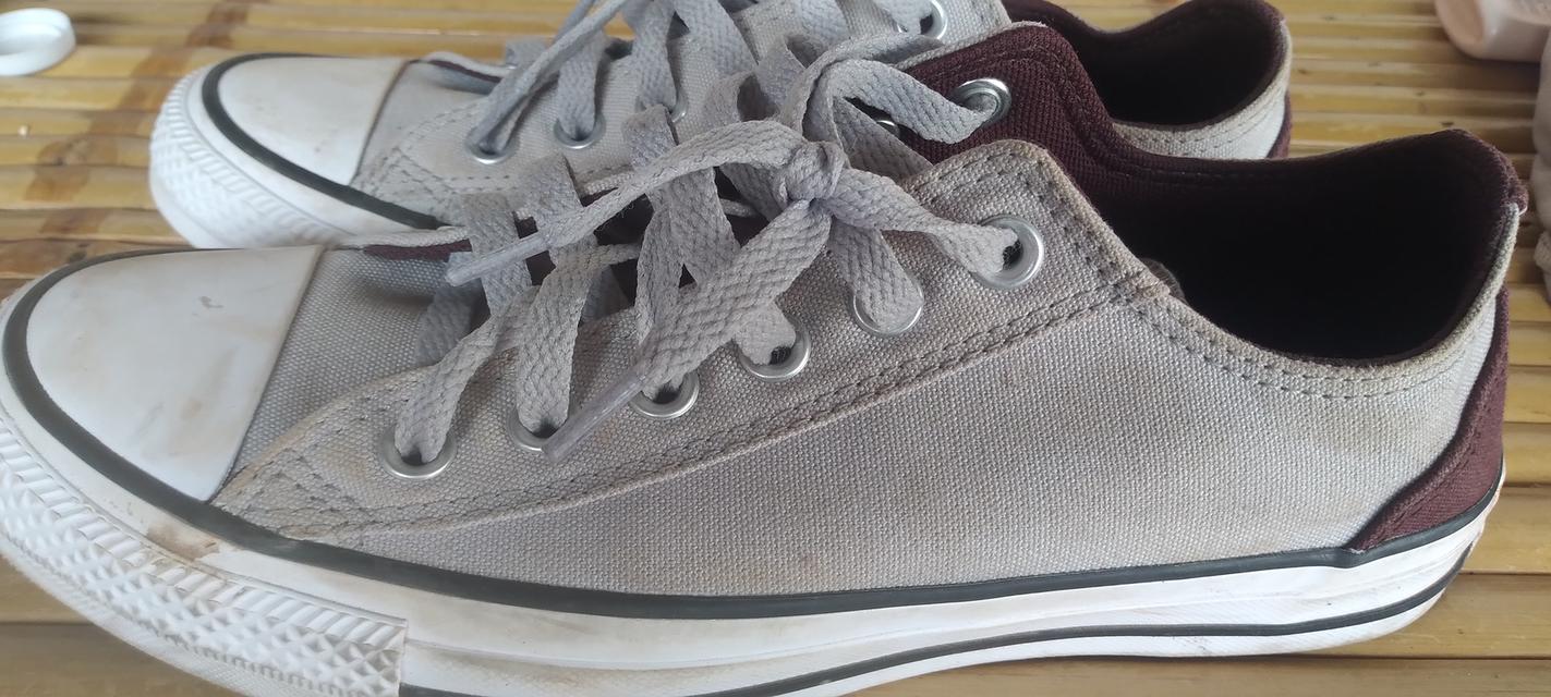 รองเท้า converse