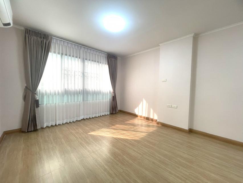 ขาย คอนโด ลุมพินีเพลส พระราม 3 - เจริญกรุง 31.09 ตรม แยกครัว ห้องรีโนเวทใหม่เอี่ยม ราคาสุดพิเศษ 3