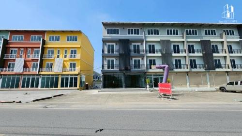 ขายอาคารพาณิชย์ หมู่บ้าน ลภาวัน 22 บางใหญ่ ราคาต่ำกว่าประเมิน เครดิตดีมีเงินเหลือ พร้อมเปิดกิจการหรือร้านอาหาร 1