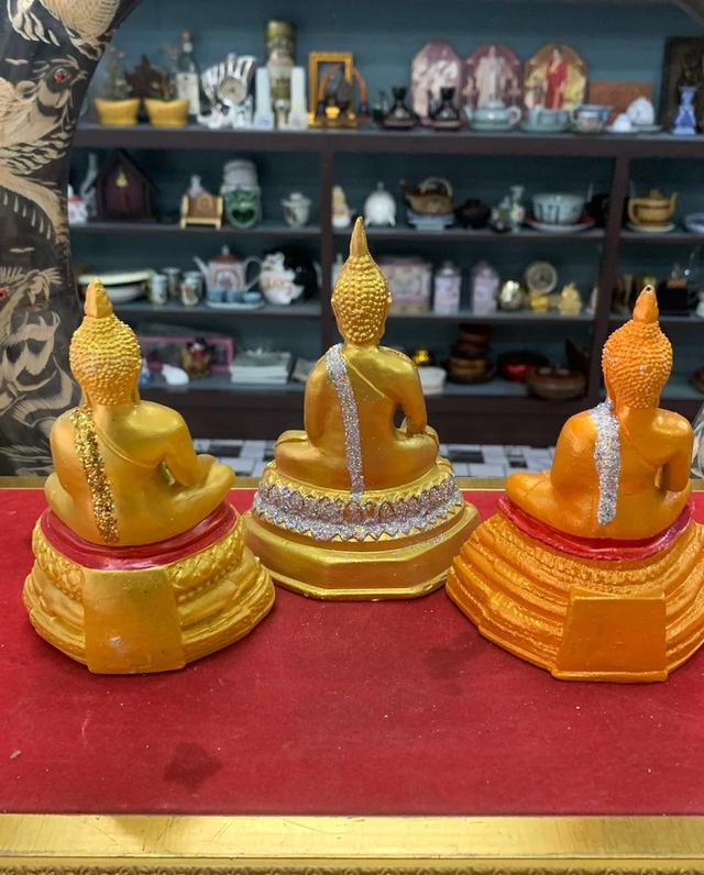 พระงานเรซิน 3 องค์ 3