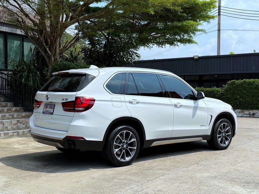 2015 BMW X5 20D รถมือเดียวออกป้ายแดง รถวิ่งน้อย รถเข้าศูนย์ทุกระยะ ไม่เคยมีอุบัติเหตุครับ 3