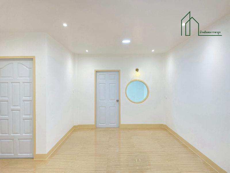 หมู่บ้านปิยวรารมย์ 1 ถนนเมน ค้าขายได้ ถนนบางกรวย–ไทรน้อย บ้านรีโนเวทสวย 16