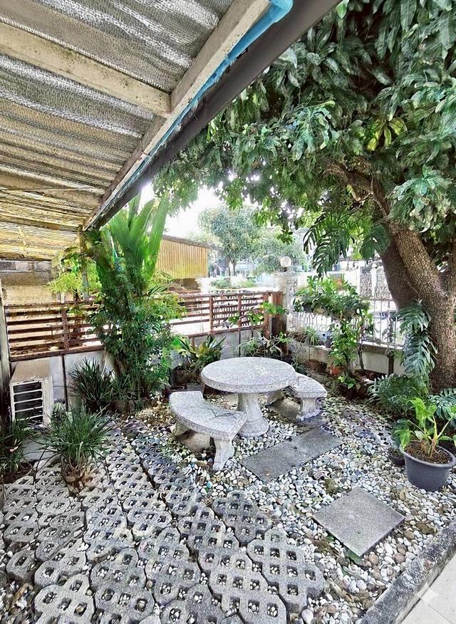 ขายบ้านเดี่ยวสัมมากร 58 ตรว. อยู่เอง 1 โซน อีกโซนปล่อยเช่าได้ 12,500 บต่อเดือน ใกล้ MRT รามคำแหง 3