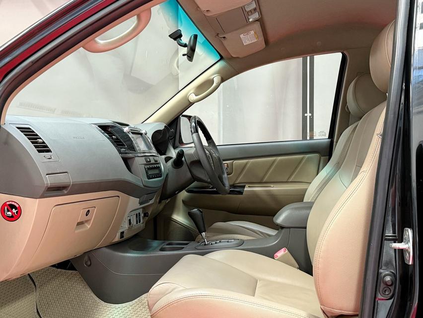 2014 TOYOTA FORTUNER 3.0V รถมือเดียวออกป้ายแดง รถวิ่งน้อย ประวัติศูนย์ครบ ไม่เคยมีอุบัติเหตุครับ 14