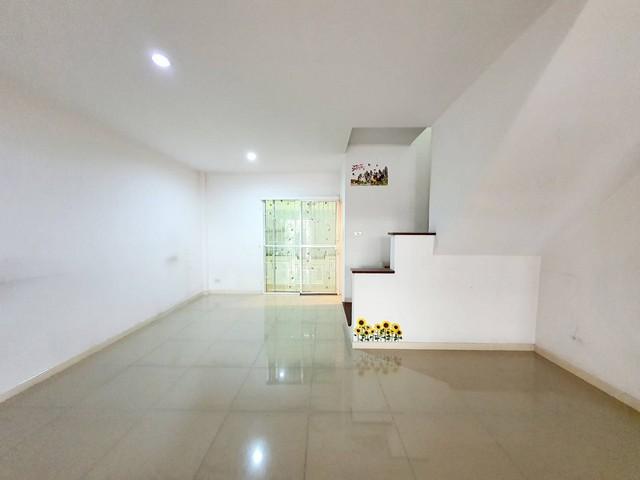 Townhome ทาวน์โฮม หมู่บ้านจามจุรีพาร์ค รามอินทรา ถนนสุขาภิบาล 5 ท่าแร้ง บางเขน 20 ตรว. 3BEDROOM2BATHROOM 2450000 BAHT ใก 3