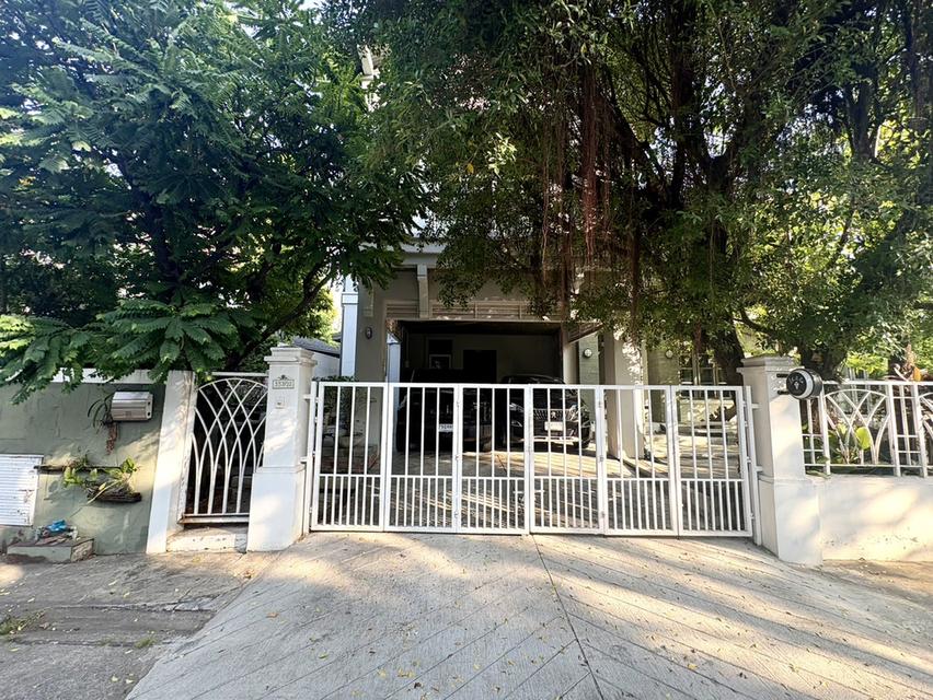 ขายบ้านเดี่ยว หมู่บ้านสวนปริญสิริ ซอยโยธินพัฒนา 3 เลียบทางด่วนเอกัย 8