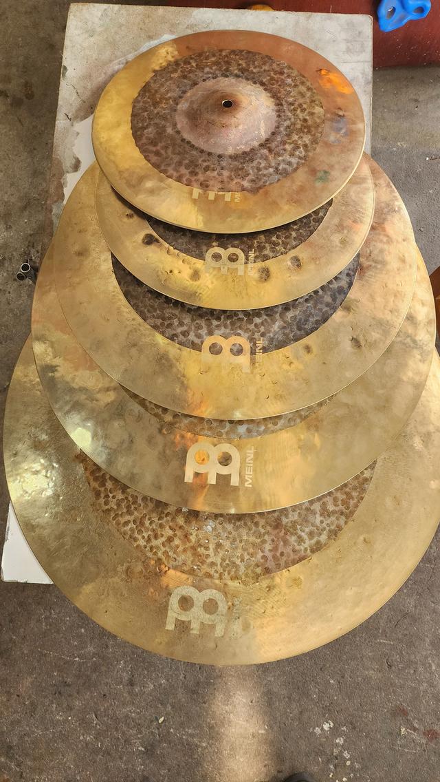 รับซื้อเครื่องดนตรีมือสอง กีต้าร์ไฟฟ้า fender ibanez gibson โทร0889686866 4