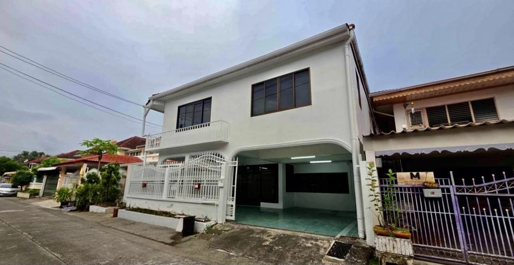 ให้เช่า บ้านเดี่ยว 2 ชั้น หมู่บ้านระเบียงทอง 4 - 50 ตร.ว. ซอยนาคนิวาส 44 ใกล้เดอะคริสตัลพาร์ค เอกมัย–รามอินทรา 1