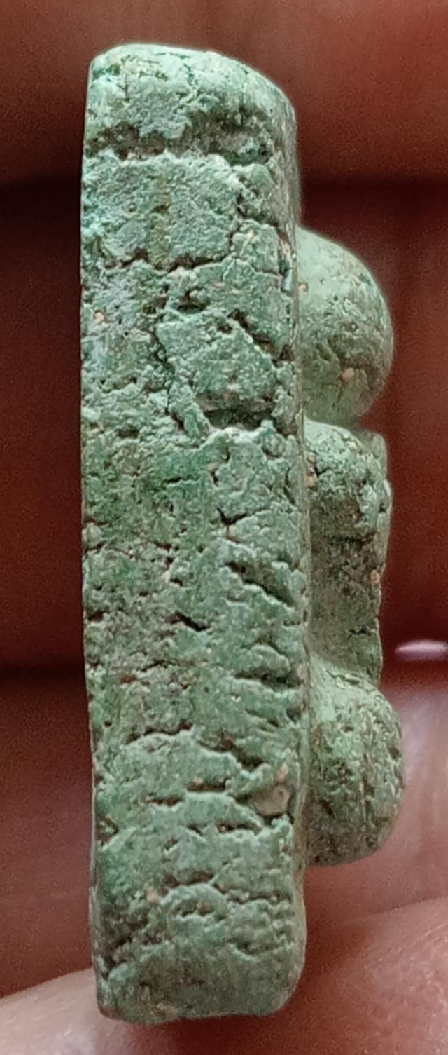 พระปิดตาผงกระดูกผีวัดโพธิ์ท่าเตียนพิมพ์สี่เหลี่ยมหลังเรียบปี2485