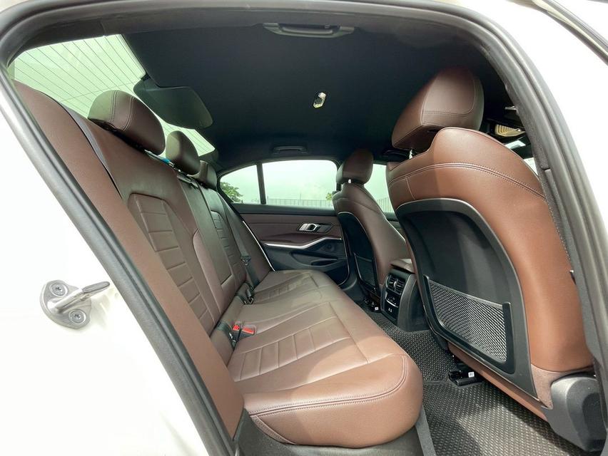 ขายBMW 320d Msoprt ปี22 14