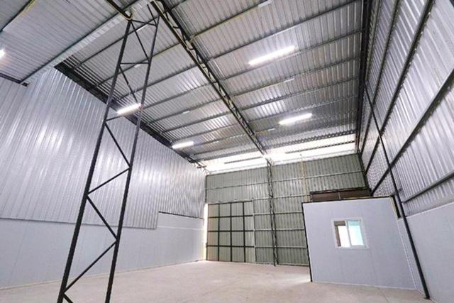 รร.บางปะกอกวิทยาคม 900 ม.ให้เช่าโกดัง แนวใหม่ จอมทอง พระราม 2 195ตร.ม. 49ตร.วา. BTS ตลาดพลู 3.7 กม.ขนาดเล็ก-ใหญ่ ถ.พระรา 3