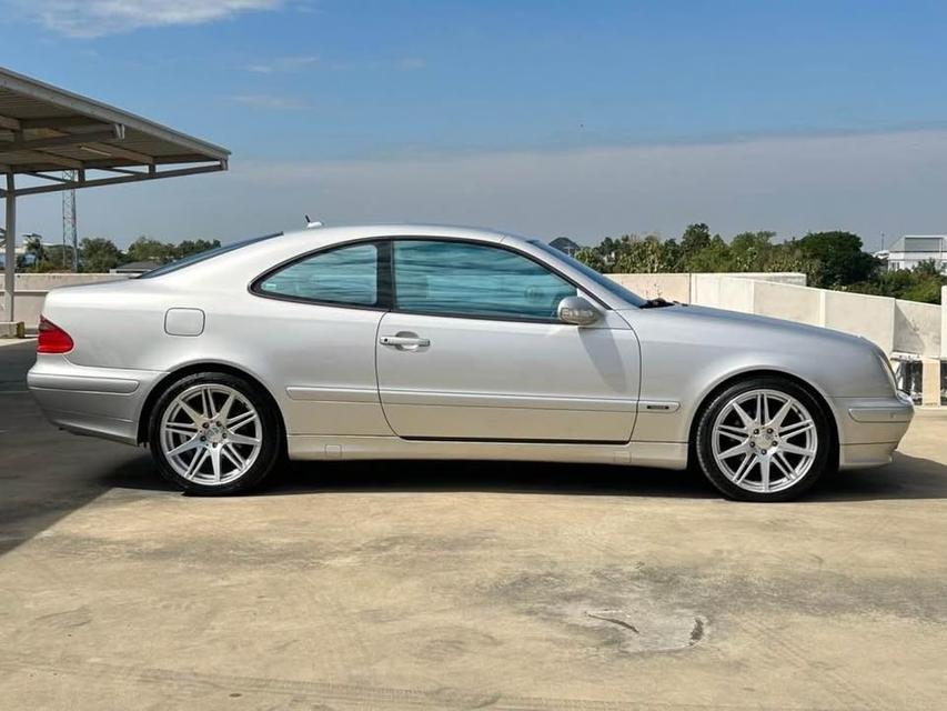 Mercedes-Benz CLK-Class 230 