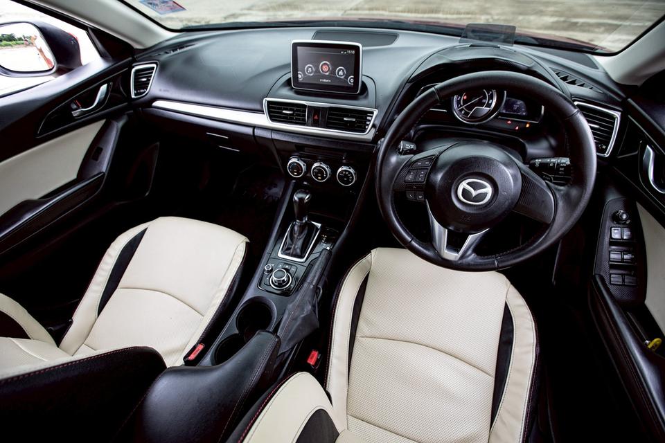 Mazda3 Skyactiv 2.0SP Hatchback ปี 2015 สีแดง  16