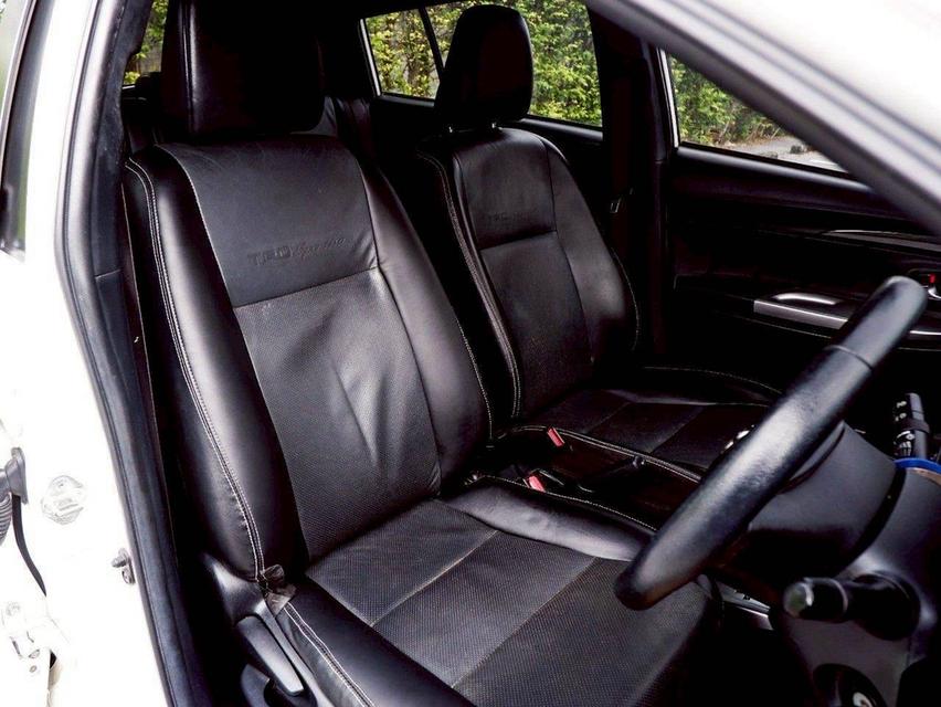 รหัสรถ QT5976 Toyota Yaris 1.2 TRD เกียร์ออโต้ สีขาว ปี 2015 11