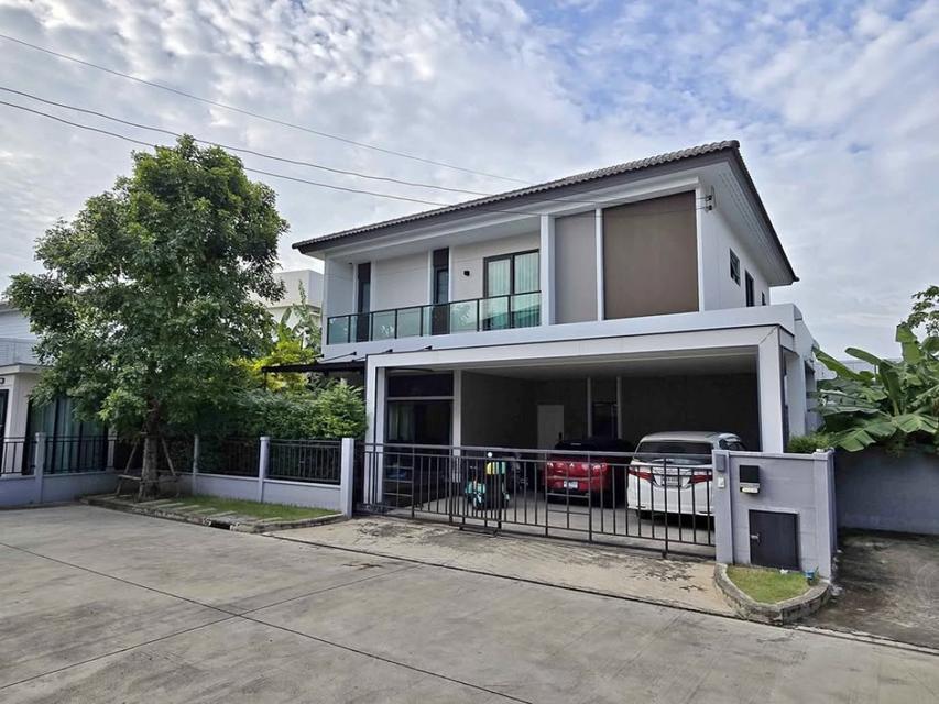 ให้เช่าบ้านเดี่ยวหลังใหญ่ พร้อมเฟอร์นิเจอร์ หมู่บ้านเซนโทร วิภาวดี