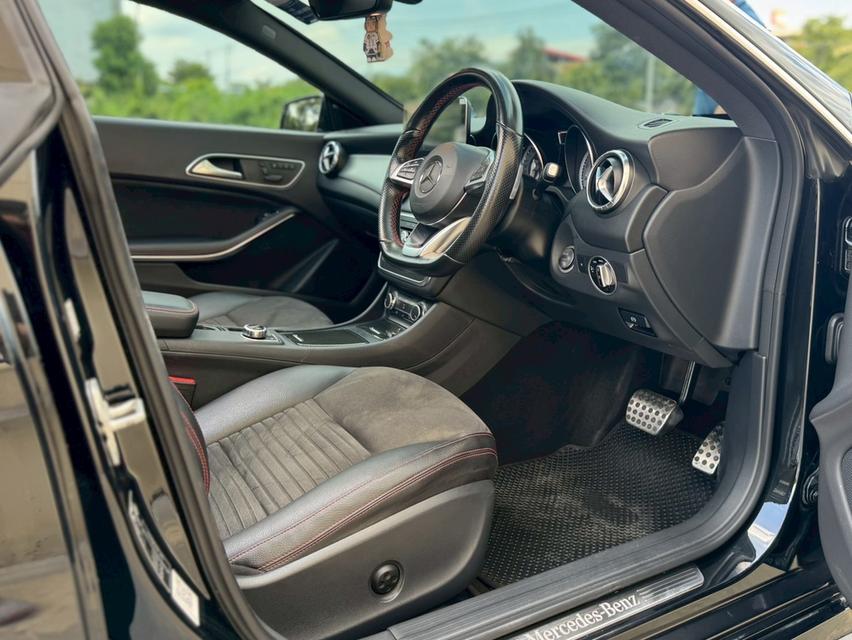 Mercedes Benz CLA250 Shooting Brake AMG Dynamic ปี 2015 12