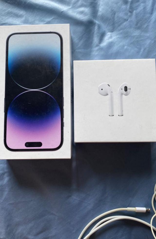 IPhone XS สีทอง + airpods 3