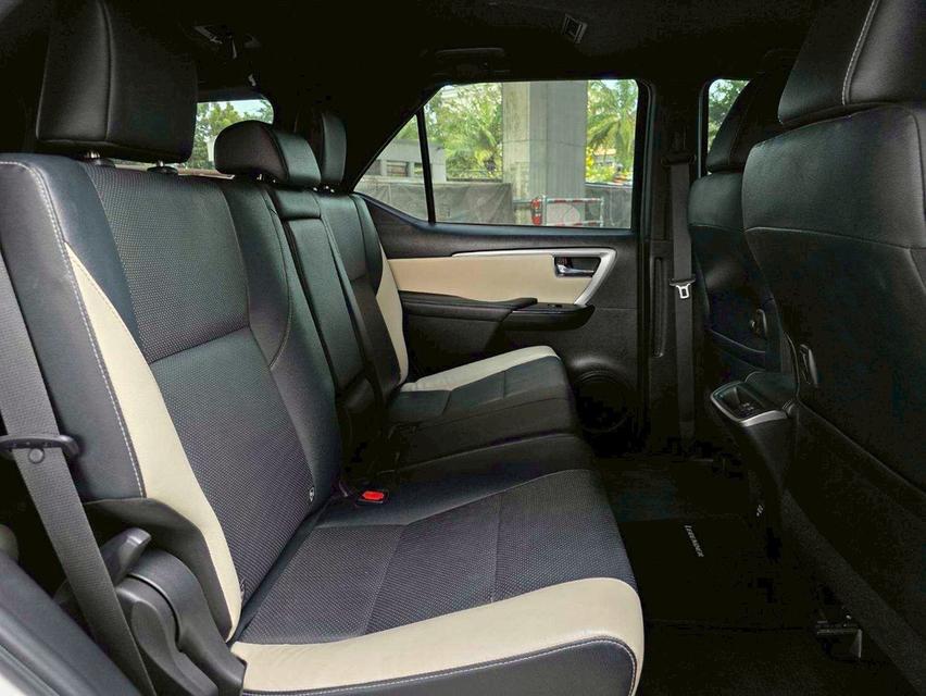 รหัสรถ WMT4456 Fortuner 2.8 Legender Black Top 4WD ปี 2022 15