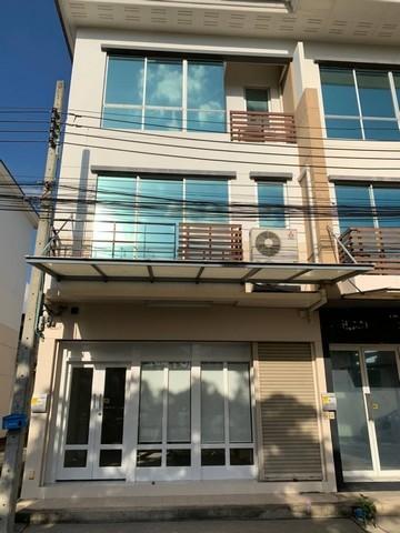 ทาวน์โฮม 3 ชั้นหลังมุม ตกแต่งแล้ว หลังบุญถาวร โครงการทาวน์พลัสเกษตรนวมินทร์ 1