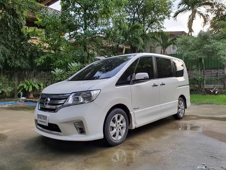 รีบขาย Nissan Serena