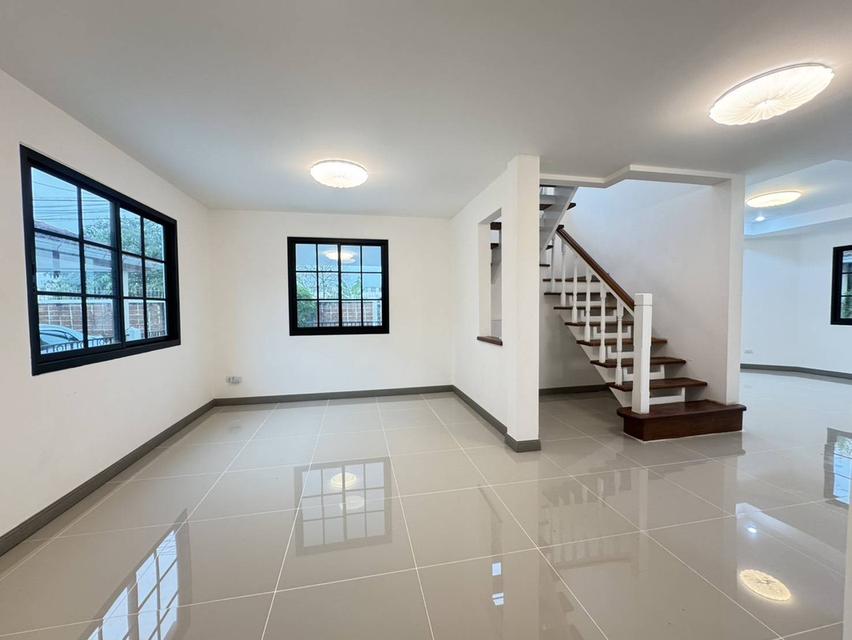 หมู่บ้านมัณฑนา2 ศรีนครินทร์ ซอยศรีด่าน22 11