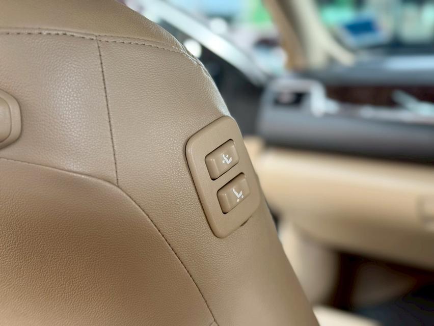 TOYOTA CAMRY 2.5 HYBRID ปี2013 10