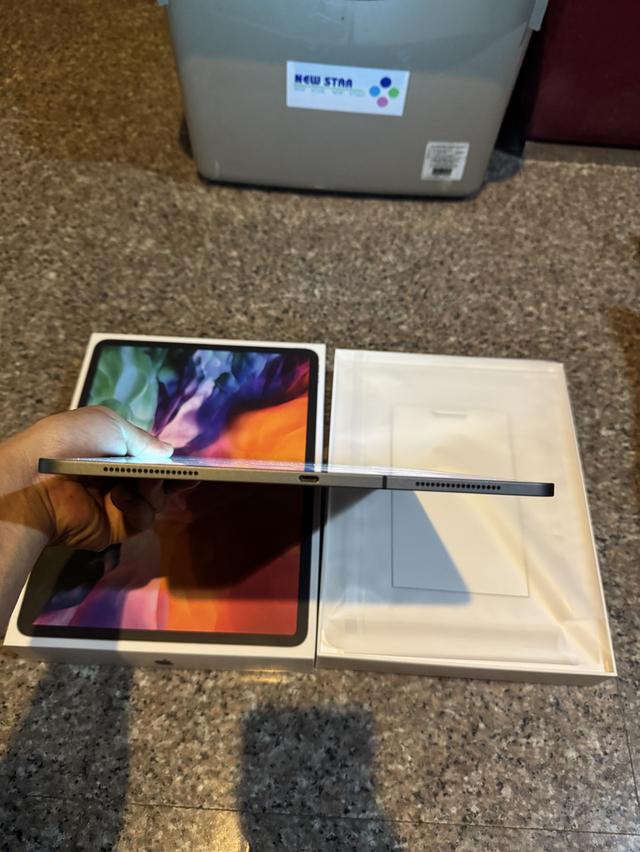 ขายๆๆๆถูกๆๆiPadPro12.9สีSpace Gray 256กิ๊กWifi Celluer ใส่ซิมได้ยกกล่องอีมี่ตรงคับใช้งานดีทุกๆฟังชั่นสูนTrueทุกๆฟังชั่นรีสโตได้ตลอดไม่มีติดไอคราว Mode