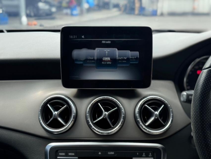 Mercedes Benz CLA200 ปี 2017 10
