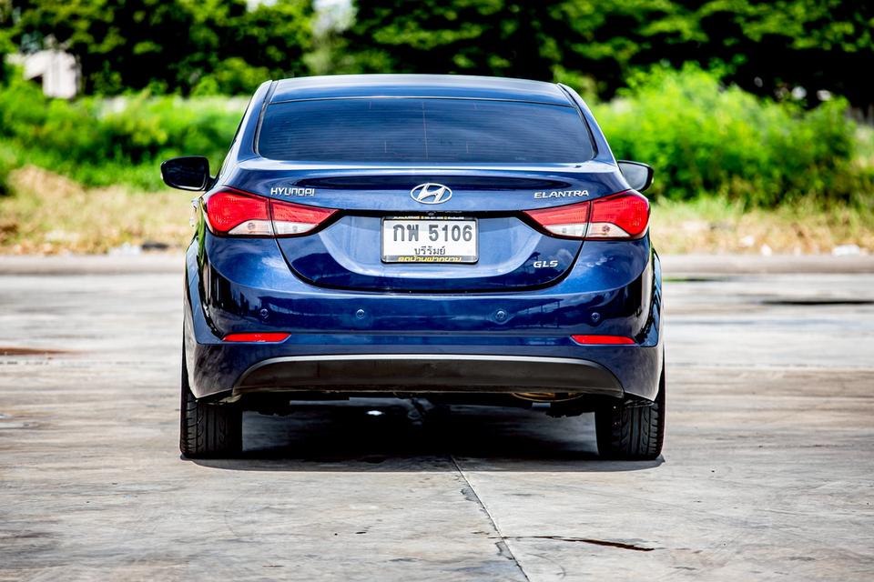Hyundai Elantra 1.8 รุ่นท๊อป ปุ่มสตาท์ ปี 2015 สีน้ำเงิน เกียร์ออโต้   7