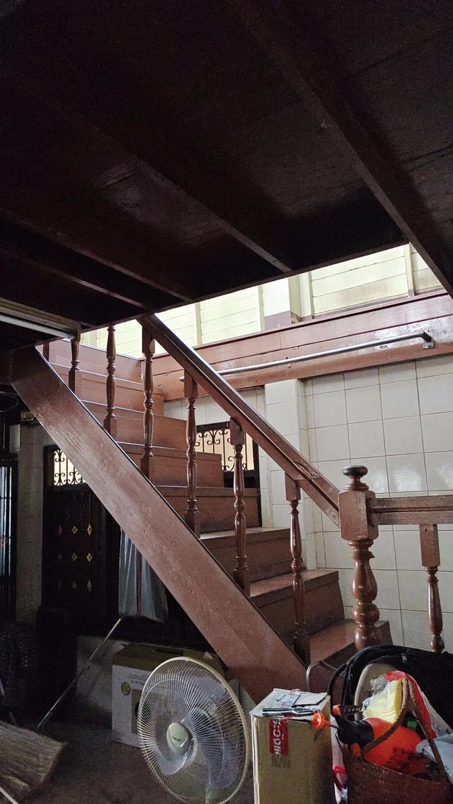 ขายบ้านเดี่ยวมือ2บ้านไม้สักด้านบนด้านล่างเป็นปูน 4