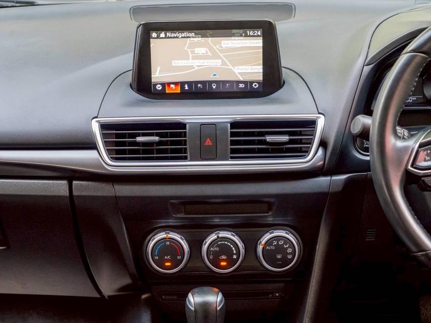 Mazda 3 2.0S ปี 2017 ♨️ #ประกันเครื่องเกียร์หลังการขาย3ปี / 30,000km. ♨️ 18