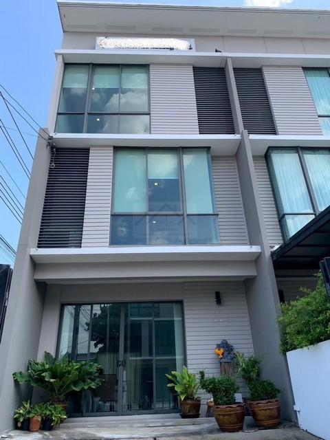 ให้เช่าโฮมออฟฟิศ 3 ชั้น 161 ตรม. 3 ห้องนอน พาทิโอ ลาดกระบัง - มอเตอร์เวย์ (อยู่ซอยแรกหน้าโครงการ) ตกแต่งพร้อมใช้งาน 1