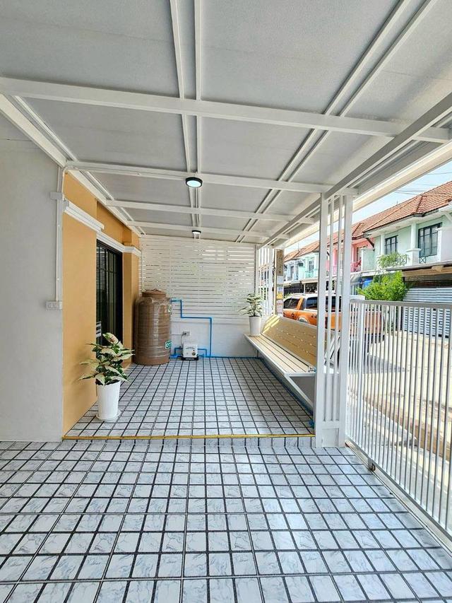 หมู่บ้านบัวทอง4  (คุณาภัทร) บางบัวทองทาวน์เฮ้าส์ 2 ชั้น ตกแต่งใหม่พร้อมอยู่บ้านสวย พร้อมเข้าอยู่ ฟรีเฟอร์นิเจอร์ 2