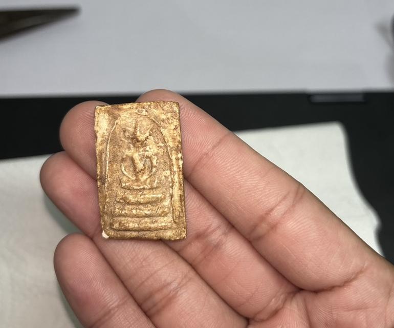 พระสมเด็จบางขุนพรหม พิมพ์อกครุฑ 18