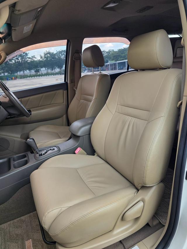 Toyota Fortuner 3.0 V VSC สีขาว ปี 2013 ไมล์ 140,000 กม. รูปที่ 9