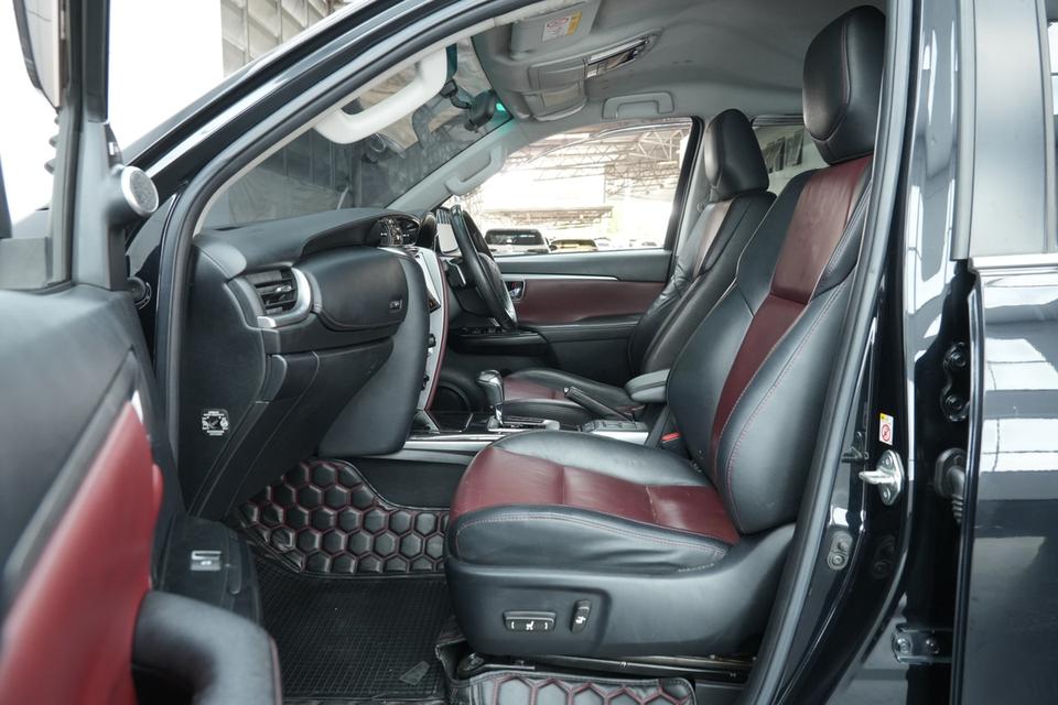 2018 TOYOTA FORTUNER 2.8 TRD SPORTIVO 4WD SUV สีดำ เลขไมล์ 189855 กม. 14