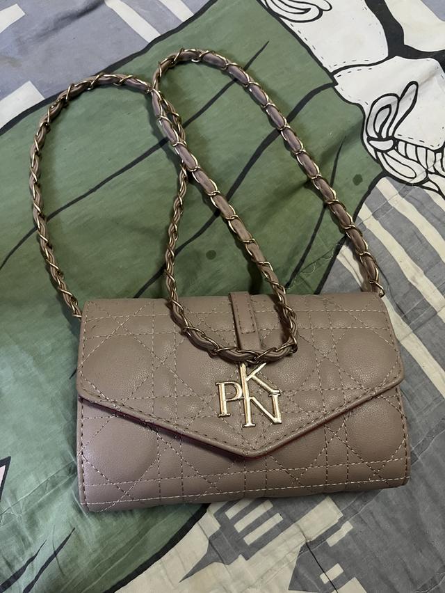 เสื้อผ้า กางเกง กระเป๋า รูปที่ 1