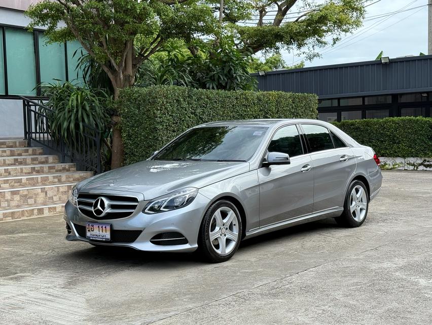 2015 BENZ E200 FACELIFT W212 รถมือเดียวออกป้ายแดง รถวิ่งน้อย เข้าศูนย์ตามระยะ รถไม่เคยมีอุบัติเหตุครับ 4