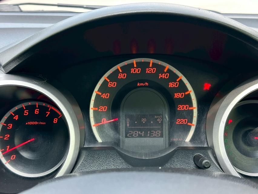 รหัสรถ PAT7335 HONDA JAZZ 1.5V เกียร์ออโต้ ปี 2010 สีขาว รูปที่ 6