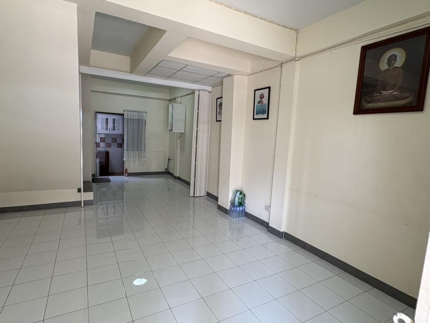 ขาย ทาวน์เฮ้าส์ หมู่บ้านเบญจทรัพย์ รังสิตคลอง 6 - 16 ตรว 100 ตรม 2 นอน 2 น้ำ 2 ชั้น ทำเลดี ใกล้บิ๊กซีคลอง 6 4