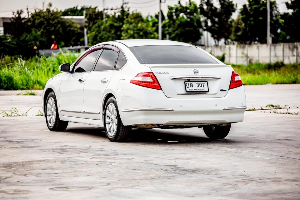 Nissan Teana 250XV Sunloof รุ่นท๊อปสุด ภายในดำ ปี 2010 สีขาว  7