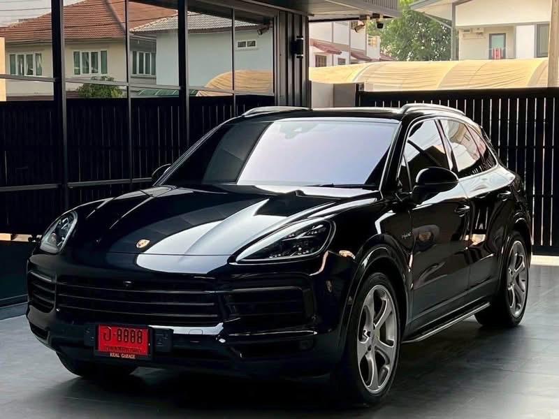 Porsche Cayenne 3.0 E-Hybrid ปี19 วิ่ง 50,000 km.