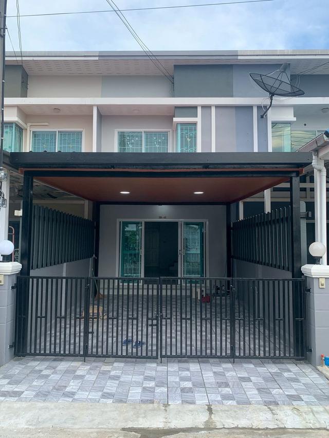 ขาย :ทาวน์โฮม 2 ชั้น,เนื้อที่ 16 ตรว. หมู่บ้านสวนหลวงวิลล์ 5 ถนนเฉลิมพระเกียรติ ร.9 ซอย 28 แยก 3-2  1