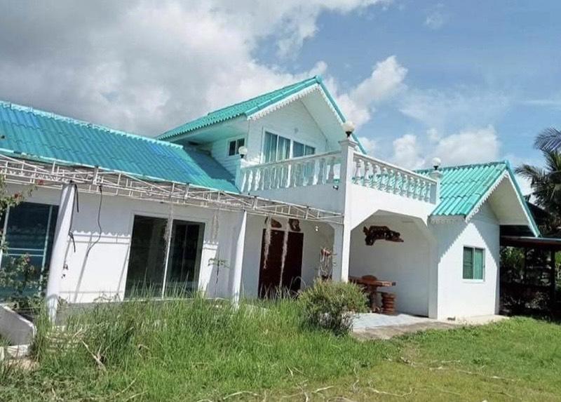 ขายบ้านเดี่ยว 2 ชั้น เนื้อที่ 159.1 ตรว. (ใกล้สถานีรถไฟป่าแดด) ซ.ทุ่งศรีทอง 3 ต.โรงช้าง อ.ป่าแดด จ.เชียงราย 1