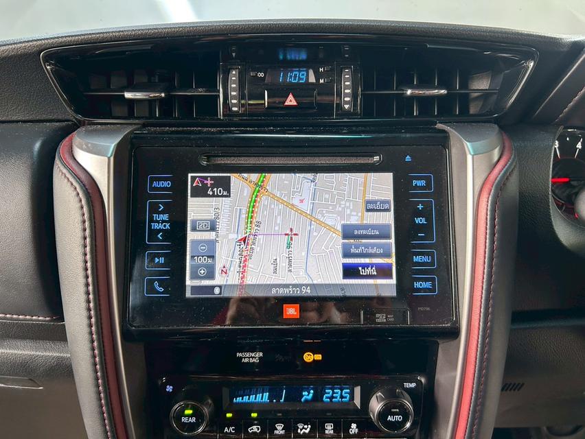 2018 Toyota Fortuner 2.8 TRD Sportivo 2WD AT รถสวย มือเดียว ป้ายแดง รูปที่ 14