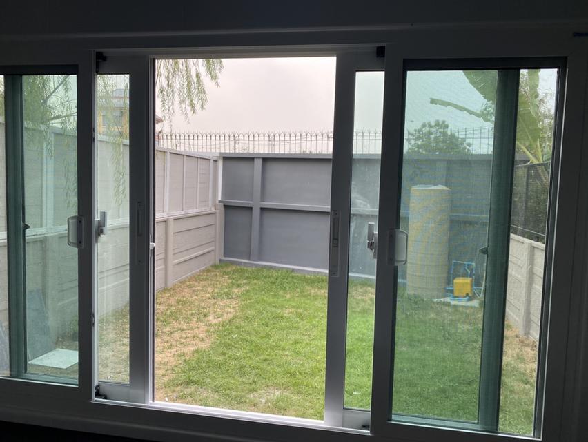 บ้านทาวน์โฮม 2ชั้น 3ห้องนอน 3ห้องน้ำ 1ห้องทำงาน ที่จอดรถ 2คัน 2