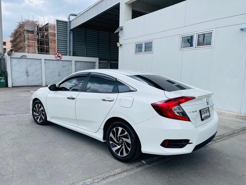 HONDA CIVIC 1.8EL TOP ปี 2016 สีขาว 3